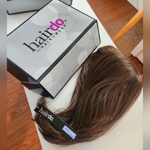 NWT Hairdo So Voluminous Wig Color R10 - Picture 2 of 4